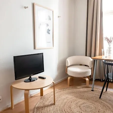 2ndhomes Comfy Studio By The Esplanade Park